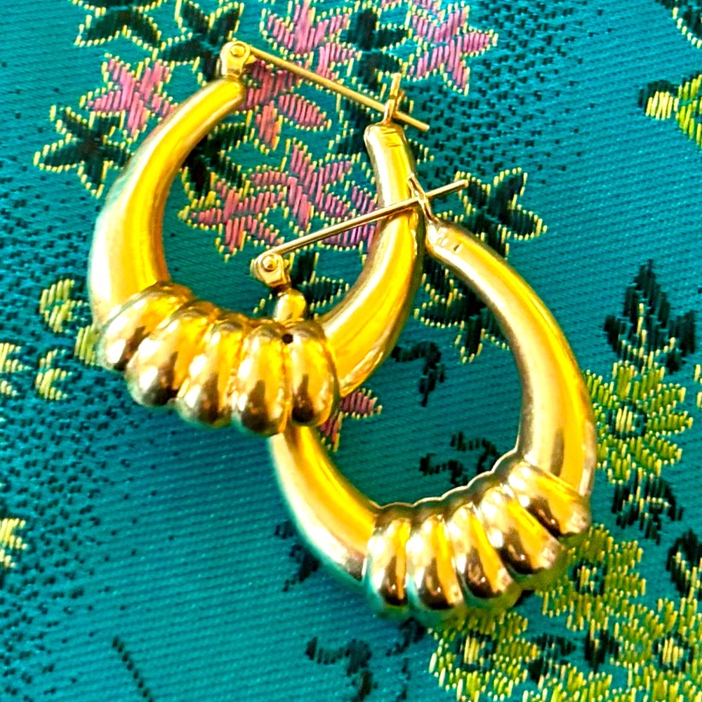SOLD Vintage 14k Gold Puffed Door Knocker Hooped Earrings